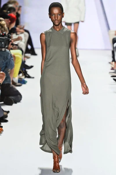 Look 14